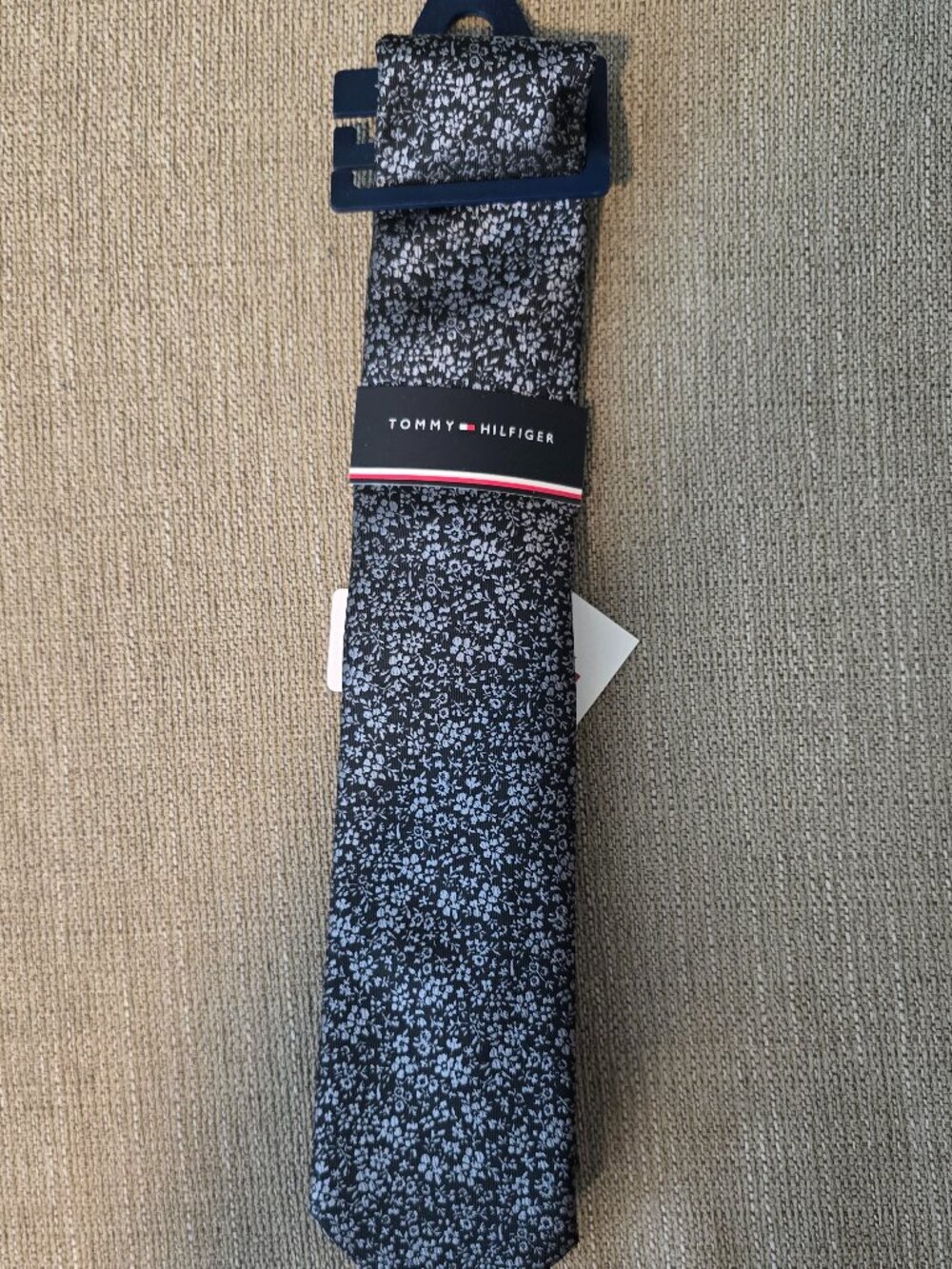 Tommy Hilfiger black/blue floral necktie featuring a small flower pattern NWT